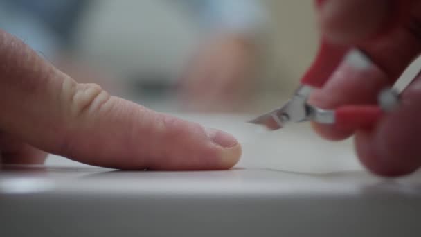 Blurred Shooting Man Cutting His Nails Scissor Person Making Own — Stock video