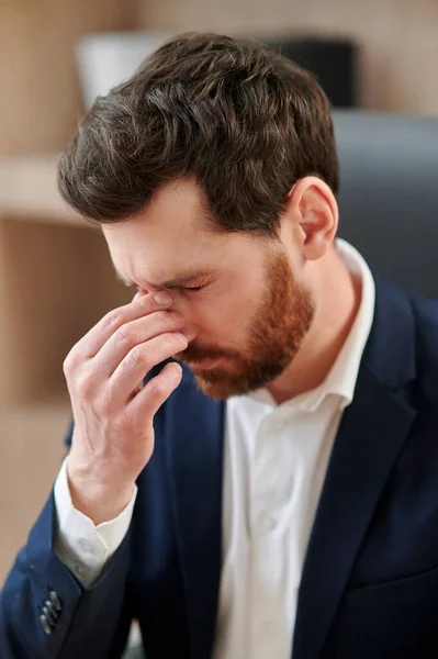 Close Executive Office Worker Closing His Eyes Tiredness — Stock Photo, Image