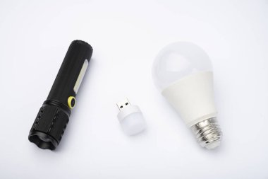 LED teknolojileri. LED yıldırımı. El feneri, LED ampul