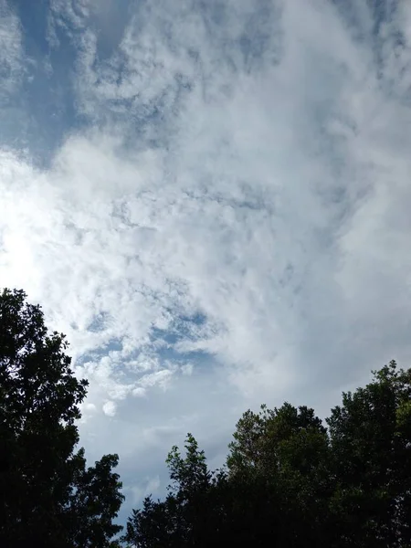 Schöne Saubere Weiße Himmel Und Wolken — Stockfoto