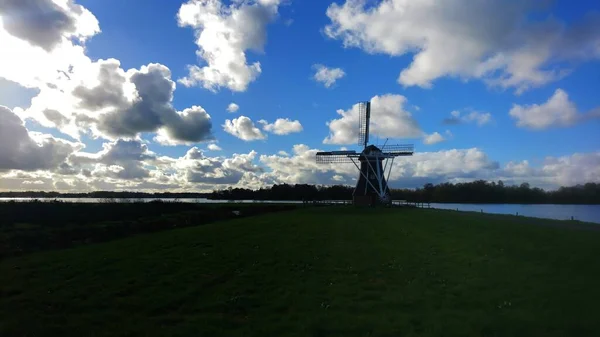 Groningen Nederland Hollandse Molen Met Prachtige Wolken — Stockfoto