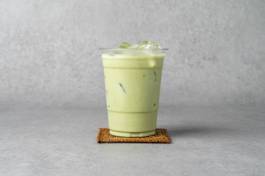 Kore usulü yemek kafe matcha latte.