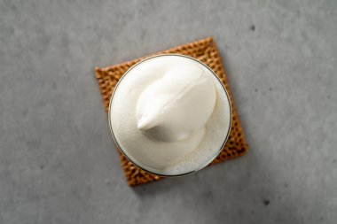 Yabanmersinli yoğurt, smoothie, çilekli, mangolu, milkshake, mangolu dondurma, çilekli dondurma