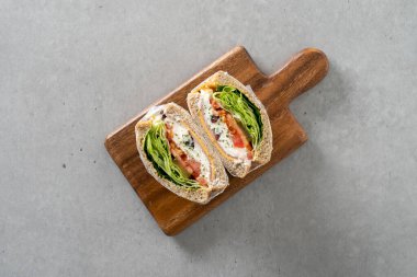 Peynirli sandviç, jambonlu peynir, sandviç, somon, ricotta peynirli Kore yemeği.