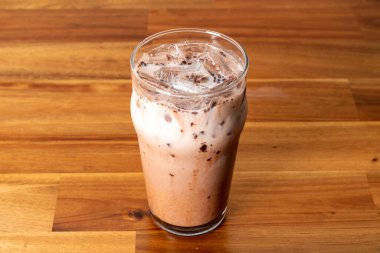 Sütlü çay, sütlü siyah çay, çikolatalı latte, banço, Jeju, mandalina çayı.