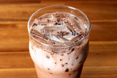 Sütlü çay, sütlü siyah çay, çikolatalı latte, banço, Jeju, mandalina çayı.