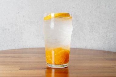 Sütlü çay, sütlü siyah çay, çikolatalı latte, banço, Jeju, mandalina çayı.