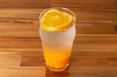 Sütlü çay, sütlü siyah çay, çikolatalı latte, banço, Jeju, mandalina çayı.