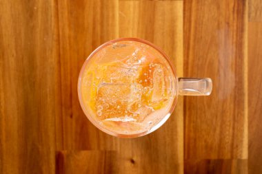 Jeju, mandalina çayı, badem ezmesi, kruvasan, waffle, sade