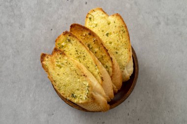 Mantar salatası, sarımsaklı ekmek, Kore yemeği.