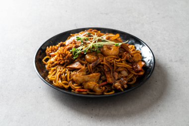 Palbochae Tangsuyuk Samseon Tepsisi Kara Fasulye Eriştesi Kara Fasulye Eriştesi Midye Jlam Jjamppong Çin Mutfağı