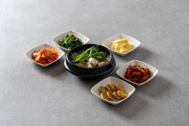 Kore yemeği, biftek, domates spagetti, havyar, sarımsaklı kremalı makarna, fesleğenli spagetti.