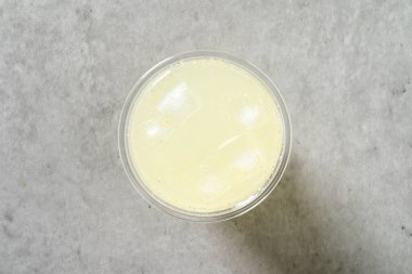 Elmalı lahana suyu, limonata, kızarmış patates latte, portakal suyu.