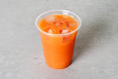 Elmalı lahana suyu, limonata, kızarmış patates latte, portakal suyu.