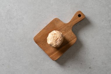 Orijinal, crocanche, croque monsieur, ceviz, krema, dacquoise, çilek, tuzlu Kore yemeği