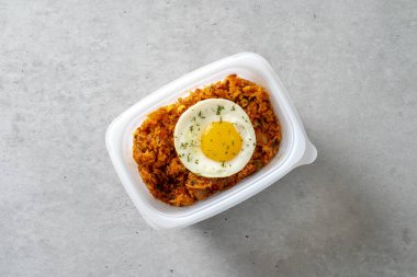 Tereyağı, tost, jambon, sebze, kızartma, kimchi, kızarmış pilav, kimchi, tavuk, teriyaki, bulgogi, sığır eti, tteokbokki, pirinç keki, kızartma