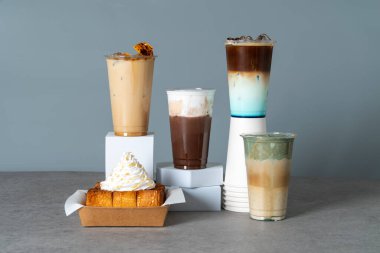 Oreo, kurabiye, fıstık, granola, krem peynir, krem peynir, kırmızı kadife, kimchi, kimchi, kek.