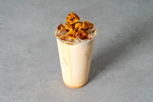 Mugwort Cream Latte Cafe Mugwort Cream Crème Dalgona Chocolade Spaener — Stockfoto