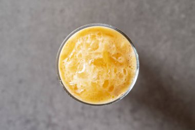 Kore yemeği Taze Şeftali Latte