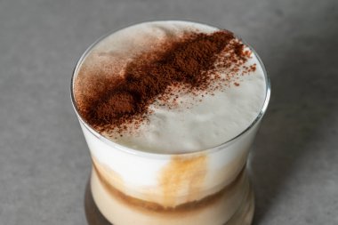 Kore yemeği latte kahve buzlu pirinç unlu latte fındık sütlü sütlü krema tuzlu karamelli karamelli Croffle Karamelli kruvasan kremalı kruvasan fırında aperatif