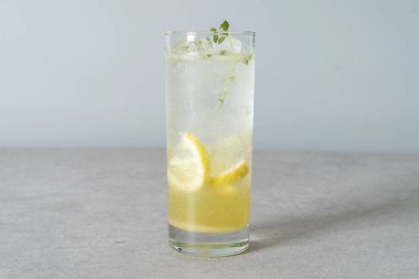 Greyfurt Cheongade Kore yemekleri tatlı limonlu süt çayı tatlı limonlu vanilyalı latte çörekler