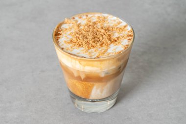 Kore yemeği sade çörekler sarımsaklı pastırmalı çörekler einstephener Kader Mavisi