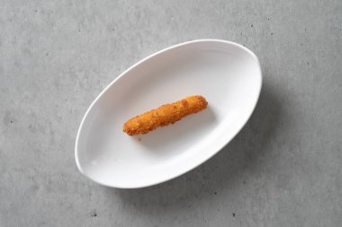 Yaki köftesi, peynirli çubuk, etli börek, konserve jambonlu pilav, ton balıklı pilav.