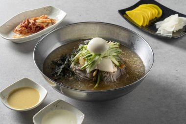 Karabuğday sobası, posta makguksu, karabuğday krepi, büyük hamur köftesi.,