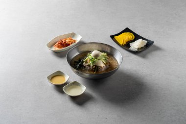 Karabuğday sobası, posta makguksu, karabuğday krepi, büyük hamur köftesi.,