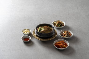 Samgyetang, lacquer samgyetang, Kore, yemek, istiridye lapası, beslenme, tavuk çorbası de poulet au ginseng