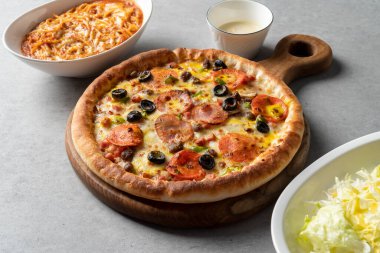 Pizza, bulgogi, pizza, pasta, pastırma, peynir kabuğu, peynir, tatlı patates, çedar peyniri
