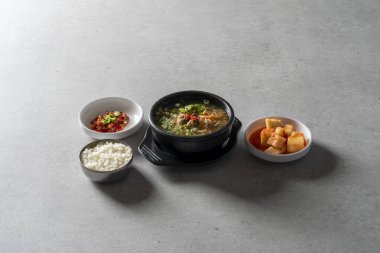 Fasulye filizi, pirinç çorbası, domuz eti, et, Tongyeong, istiridye, bibibimbap, Kore yemeği.,