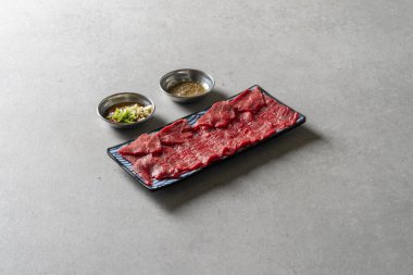 Sığır sashimi, yukhoe, Kore yemeği, yemek, biftek, sashimi, yukhoe, hamburger bifteği, peynirli hamburger bifteği, peynir
