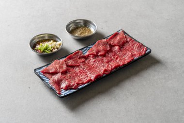 Sığır sashimi, yukhoe, Kore yemeği, yemek, biftek, sashimi, yukhoe, hamburger bifteği, peynirli hamburger bifteği, peynir