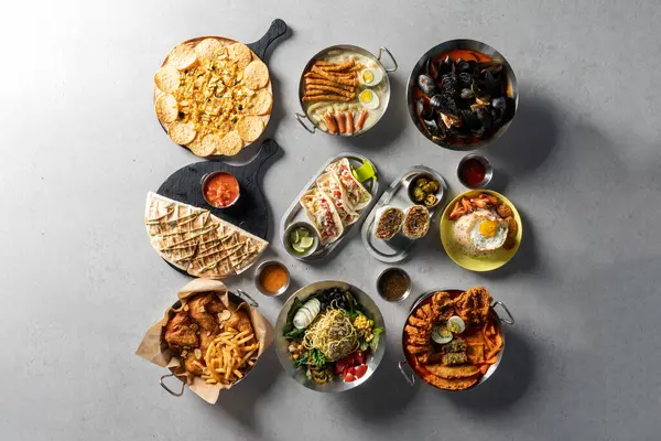 Stock image Beef pork belly, burrito, cheese, nachos, old whole chicken, fried chicken, chicken dishes, grilled squid,mussels, stew