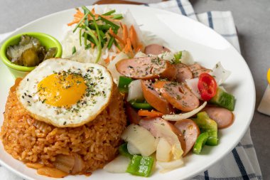 , Kızarmış karides. Kızarmış karides, yemek, sebze, et, akşam yemeği, salata, tabak, tavuk, tabak, balık, pilav, kızarmış, sağlıklı, taze, gurme, lezzetli, mutfak, yeşil, -