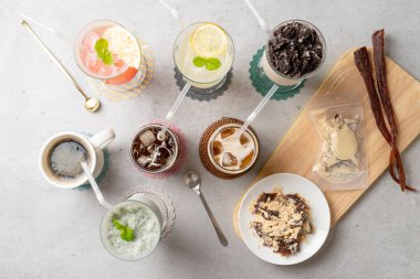 yemek, kahvaltı, çay, içecek, kahve, içecek, meyve, masa, mutfak, beyaz, sıcak, bardak, süt, çiçek, tatlı, kek, tabak, sağlıklı, sabah, yeşil, yemek, tatlı, buzlu Americano, sütlü latte, latte, limonata, uzun sıkma, greyfurt