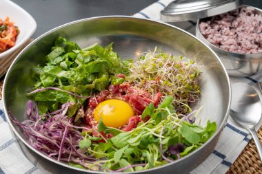 Galbitang, çiğ biftek, biftek soya fasulyesi güveç, çiğ kimchi güveç, domuz pirzolası, galbi, kimchi güveç, yemek, yemek, et, akşam yemeği, tava, tabak, yemek, pilav, balık, sebze, gurme, lezzetli, öğle yemeği, sağlıklı, kızarmış, dolap.