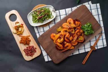 kuzu pirzolası, kuzu pirzolası, mararyungsha, mara karides, mara tavuk kanadı, tavuk kanadı, guobaoroufood, yemek, domates, et, akşam yemeği, taze yemek, gurme, salata, peynir, aperatif, pizza, kırmızı, sağlıklı, masa, öğle yemeği, lezzetli, yemek, balık, jambon, ekmek, dis.