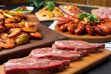 kuzu pirzolası, kuzu pirzolası, mararyungsha, mara karides, mara tavuk kanadı, tavuk kanadı, guobaoroufood, yemek, domates, et, akşam yemeği, taze yemek, gurme, salata, peynir, aperatif, pizza, kırmızı, sağlıklı, masa, öğle yemeği, lezzetli, yemek, balık, jambon, ekmek, dis.