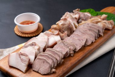 Domuz eti, kafa eti, porsuk hurması, haşlanmış domuz eti, meze, Kore yemeği, domuz eti, et, yemek, yemek, domuz eti, tabak, biftek, rosto, kahvaltı.