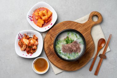 Galbi-tang, Seolleong-tang, Naju-gom-tang, Yukgaejang, Bibim-myeon, Cold Noodles, Cold Noodles, Kore yemeği, Beef Galbi ahtapot karides, Sogal-nak-sae hot pot, Son Mandu, Dumpling, Dumpling
