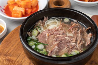 Galbi-tang, Seolleong-tang, Naju-gom-tang, Yukgaejang, Bibim-myeon, Cold Noodles, Cold Noodles, Kore yemeği, Beef Galbi ahtapot karides, Sogal-nak-sae hot pot, Son Mandu, Dumpling, Dumpling