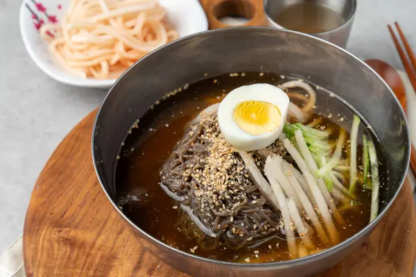 Galbi-tang, Seolleong-tang, Naju-gom-tang, Yukgaejang, Bibim-myeon, Cold Noodles, Cold Noodles, Kore yemeği, Beef Galbi ahtapot karides, Sogal-nak-sae hot pot, Son Mandu, Dumpling, Dumpling