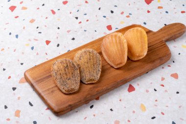 Jolly Pong shake, shake, berry latte, latte, rotus latte, siyah susamlı latte, vanilyalı latte, Madeleine, tereyağlı koni, çörek, kafe, kahve, süt, yemek, kahvaltı, bardak, ekmek,