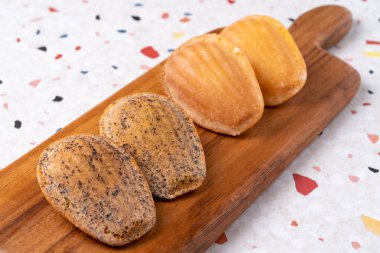 Jolly Pong shake, shake, berry latte, latte, rotus latte, siyah susamlı latte, vanilyalı latte, Madeleine, tereyağlı koni, çörek, kafe, kahve, süt, yemek, kahvaltı, bardak, ekmek,