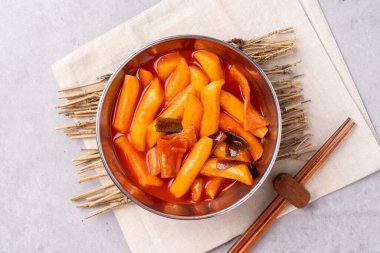 un bazlı yiyecek, Tteokbokki, kızarmış yiyecek, bol yağda kızartılmış laver rulo, bol yağda kızartılmış kalamar, sundae, balık köftesi, balık keki, aperatif, yemek, tatlı, kahvaltı, lezzetli, tabak, tatlı, tatlı, Noel, çerez,