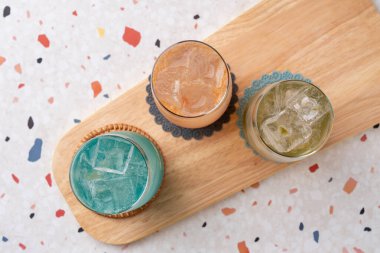 Mavi portakal canavarı, americano, kahve, buz, yeşil çay latte, çilek, latte, greyfurt, yeşil greyfurt, ade, köpük çayı, narenciye çayı, mango smoothie, bardak, içecek, yiyecek, süt, portakal