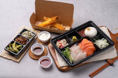 Yıllanmış balık, yassı balık, somon balığı, sashimi, ton balığı göbeği eti, ton balığı sashimi, mochi-ridofu, sashimi, yemek, suşi, balık, pirinç, Japon yemeği, deniz ürünleri, rulo, akşam yemeği, somon, yemek, Japon yemeği, sağlıklı, çiğ, taze