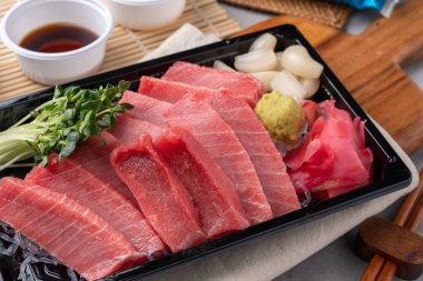 Yıllanmış balık, yassı balık, somon balığı, sashimi, ton balığı göbeği eti, ton balığı sashimi, mochi-ridofu, sashimi, yemek, suşi, balık, pirinç, Japon yemeği, deniz ürünleri, rulo, akşam yemeği, somon, yemek, Japon yemeği, sağlıklı, çiğ, taze